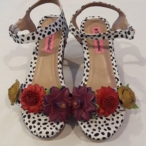 Betsy Johnson platforn, heels sandals, size 6